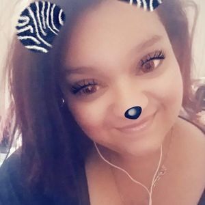 Meet your Posher, Dennelle